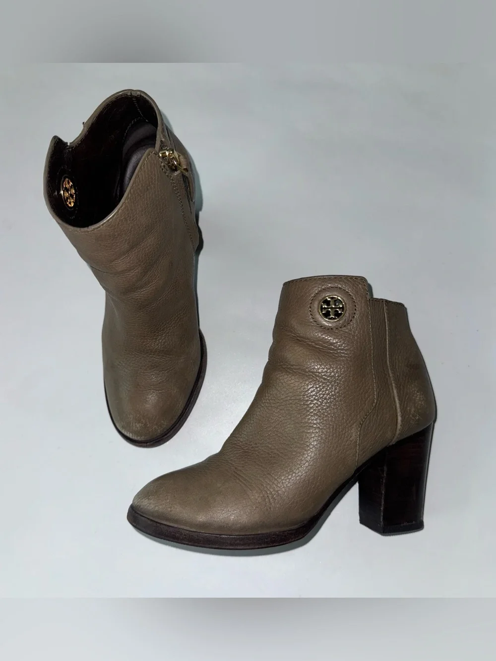 Tory Burch Junction Porcini Green Tumbled Leather Ankle Booties Size 7.5M